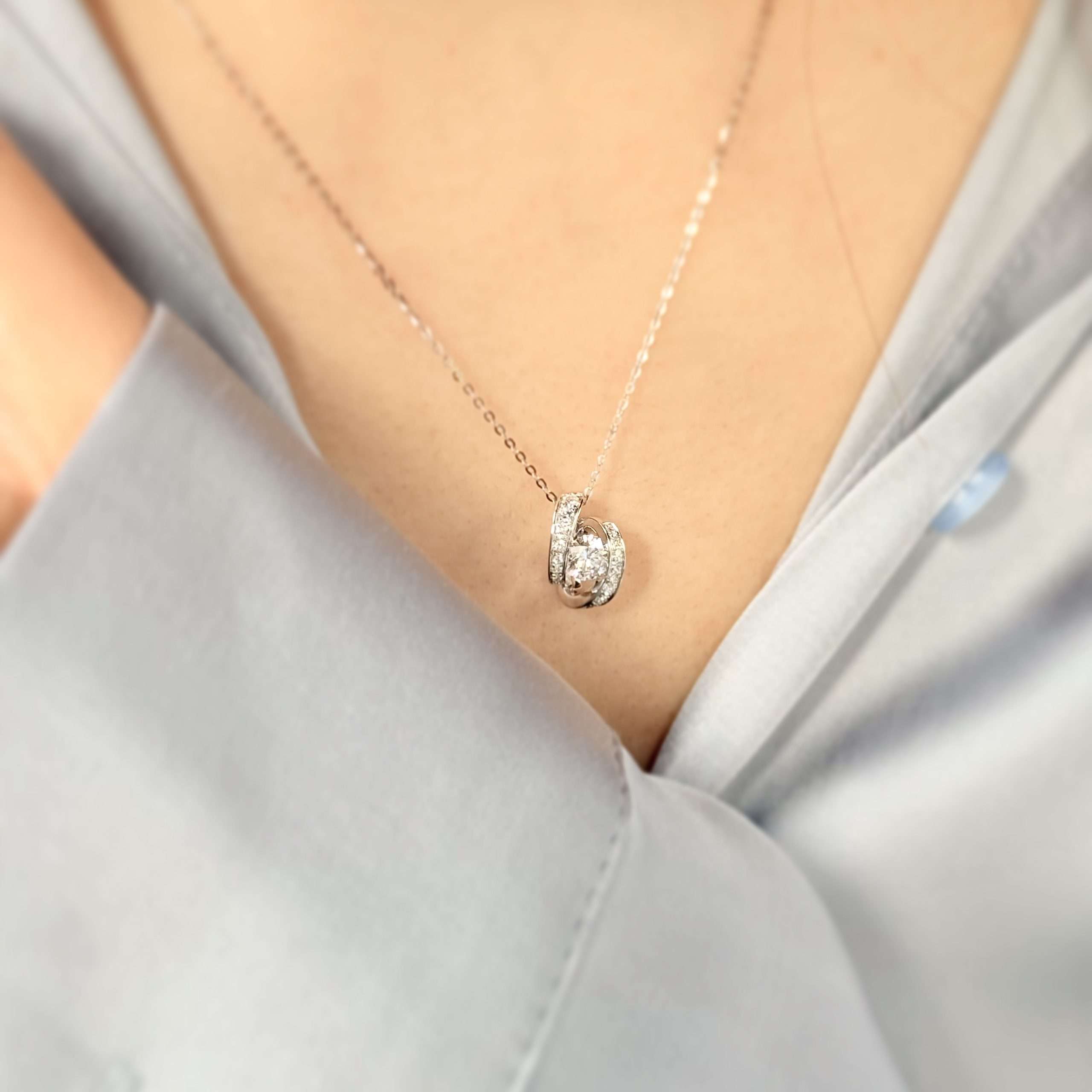 Pavé Twisted Solitaire Pendant Necklace FDP2249