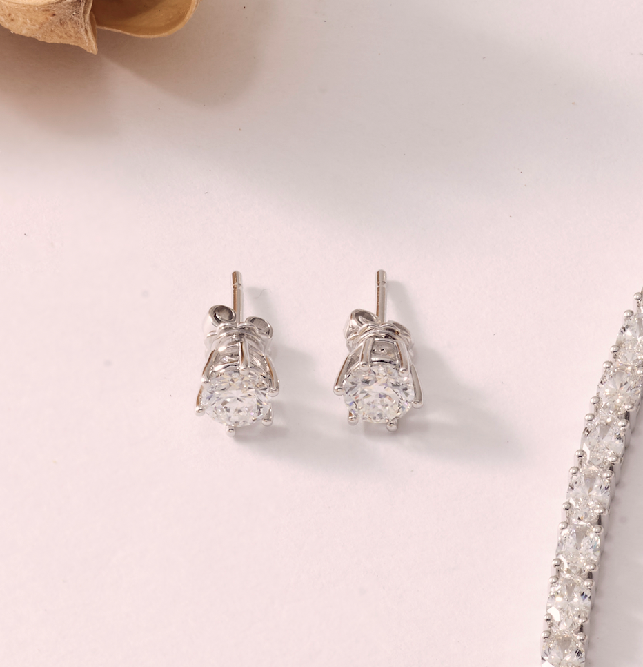 Six Prong Round Solitaire Stud Earrings approx. TW. 1ct EHC5.2